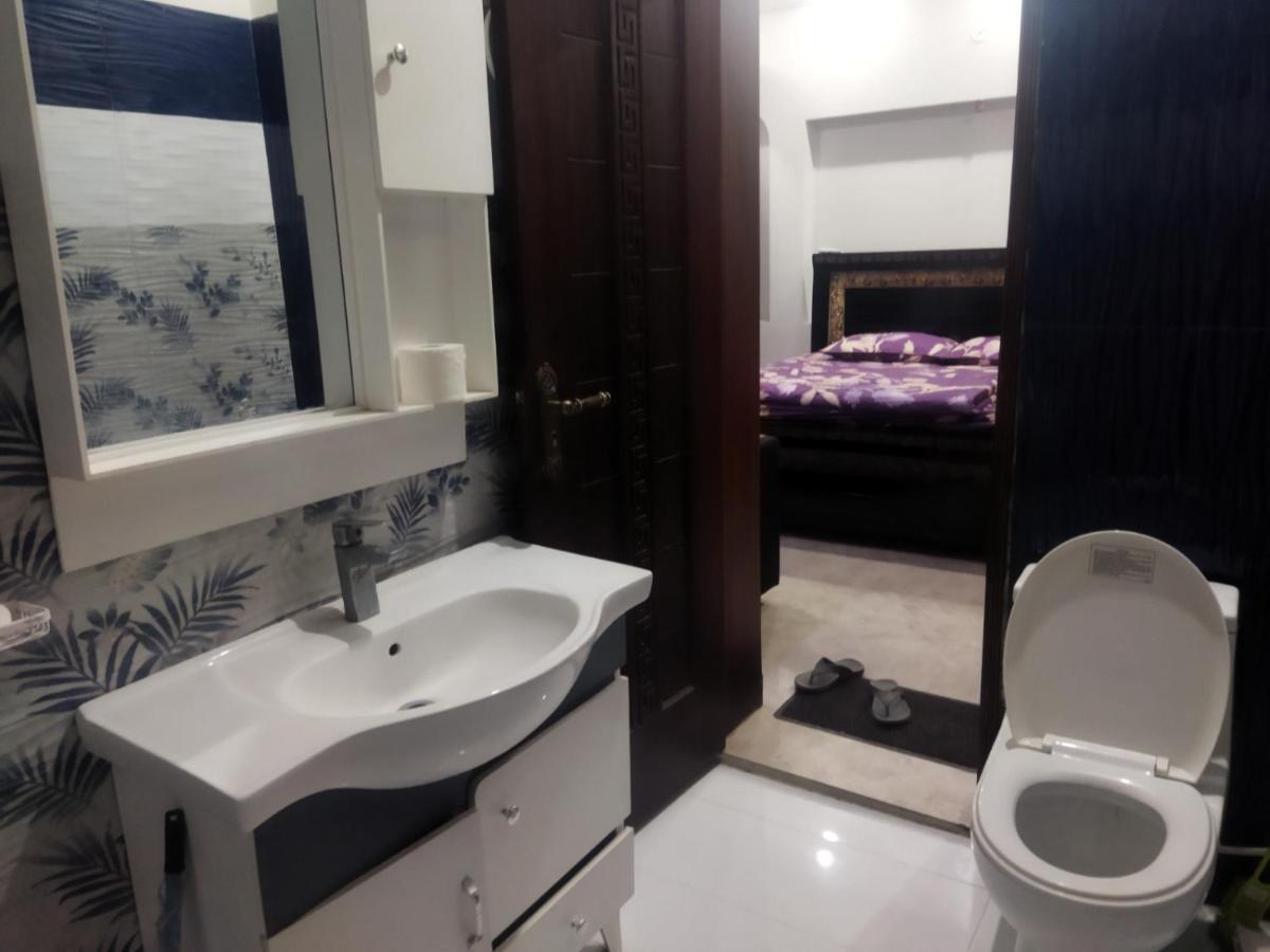 Furnished Private Ground Floor - Pasha House Apartment ลาฮอร์ ภายนอก รูปภาพ